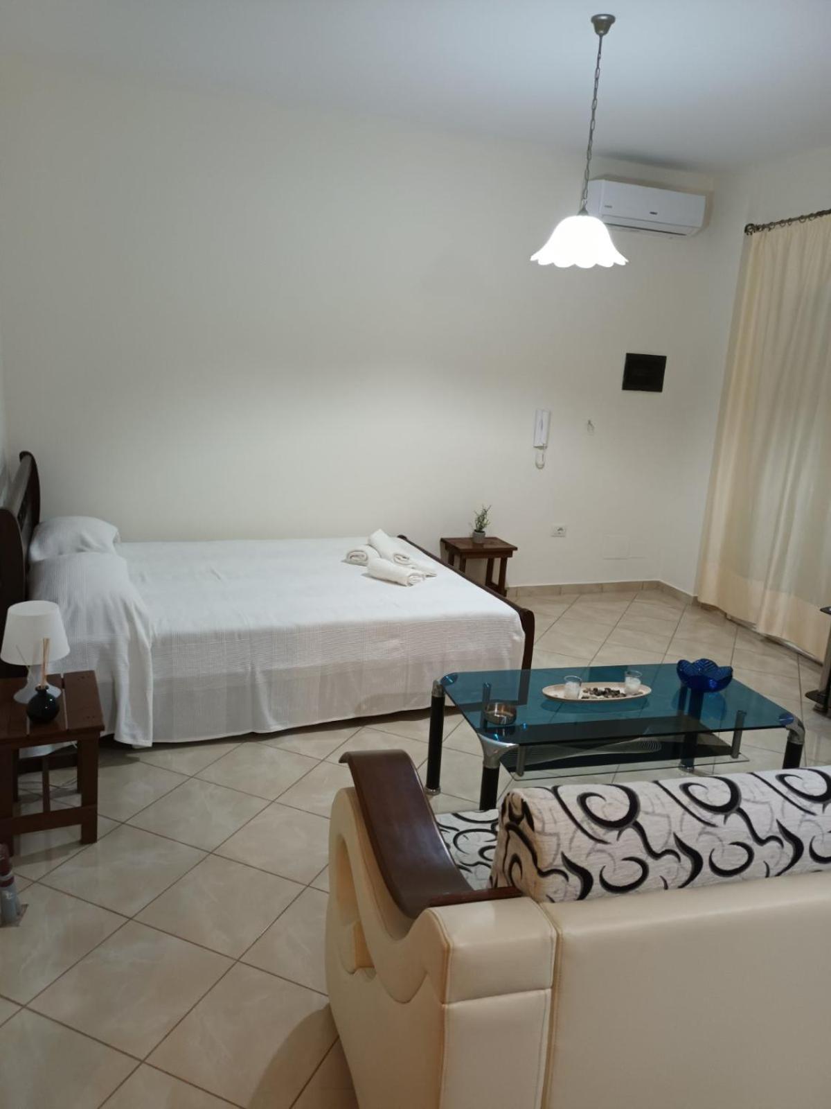 Lucas apartments Himarë Habitación foto
